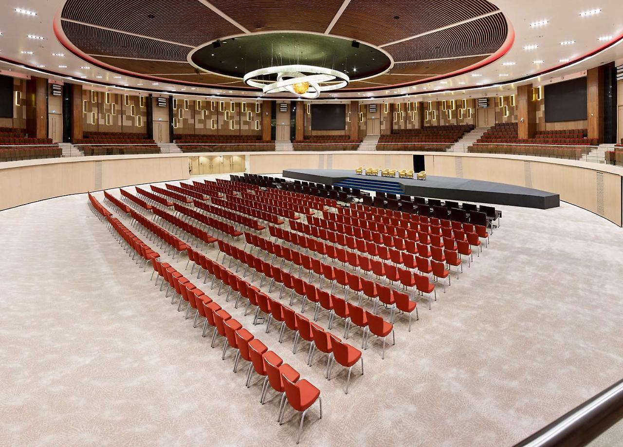 Radisson Blu Hotel & Convention Centre คิกาลี ภายนอก รูปภาพ The General Assembly Hall