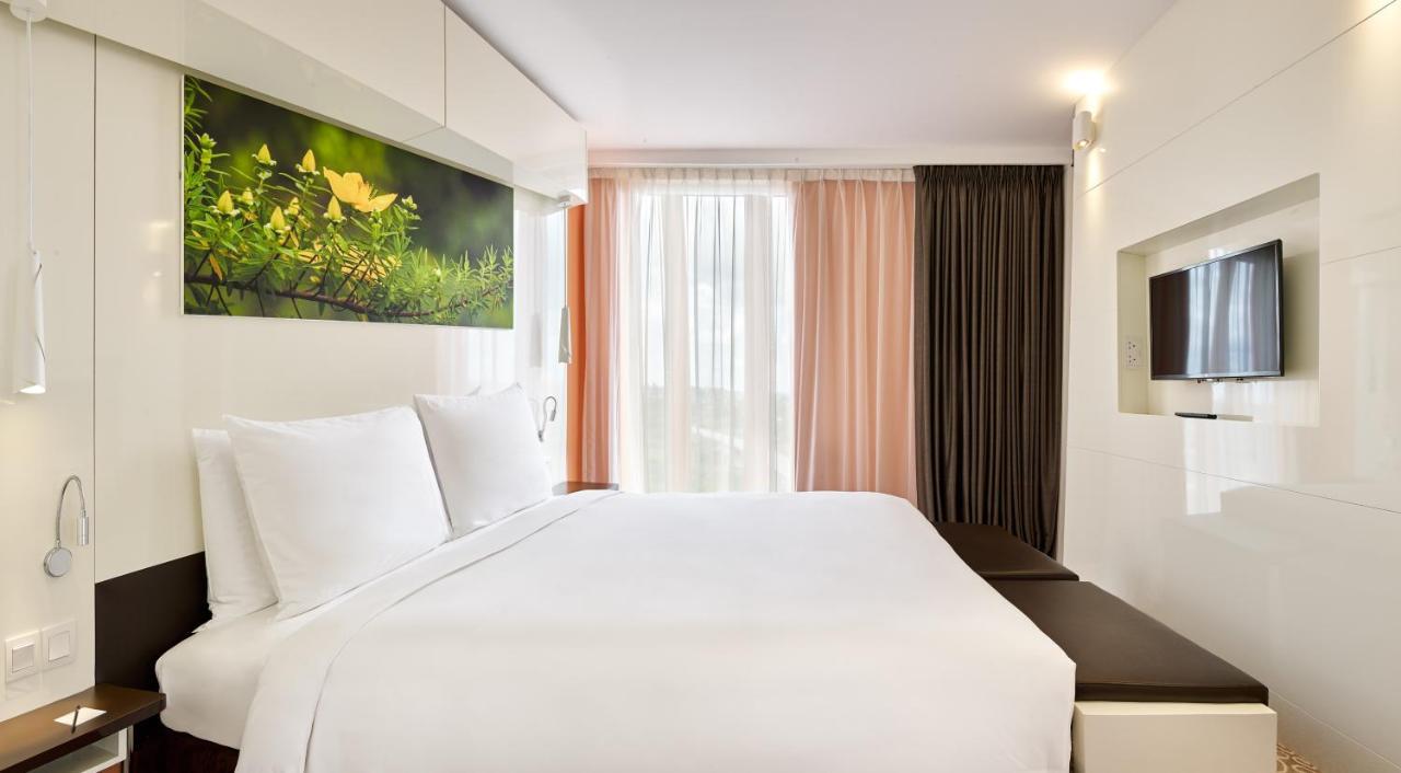Radisson Blu Hotel & Convention Centre คิกาลี ภายนอก รูปภาพ