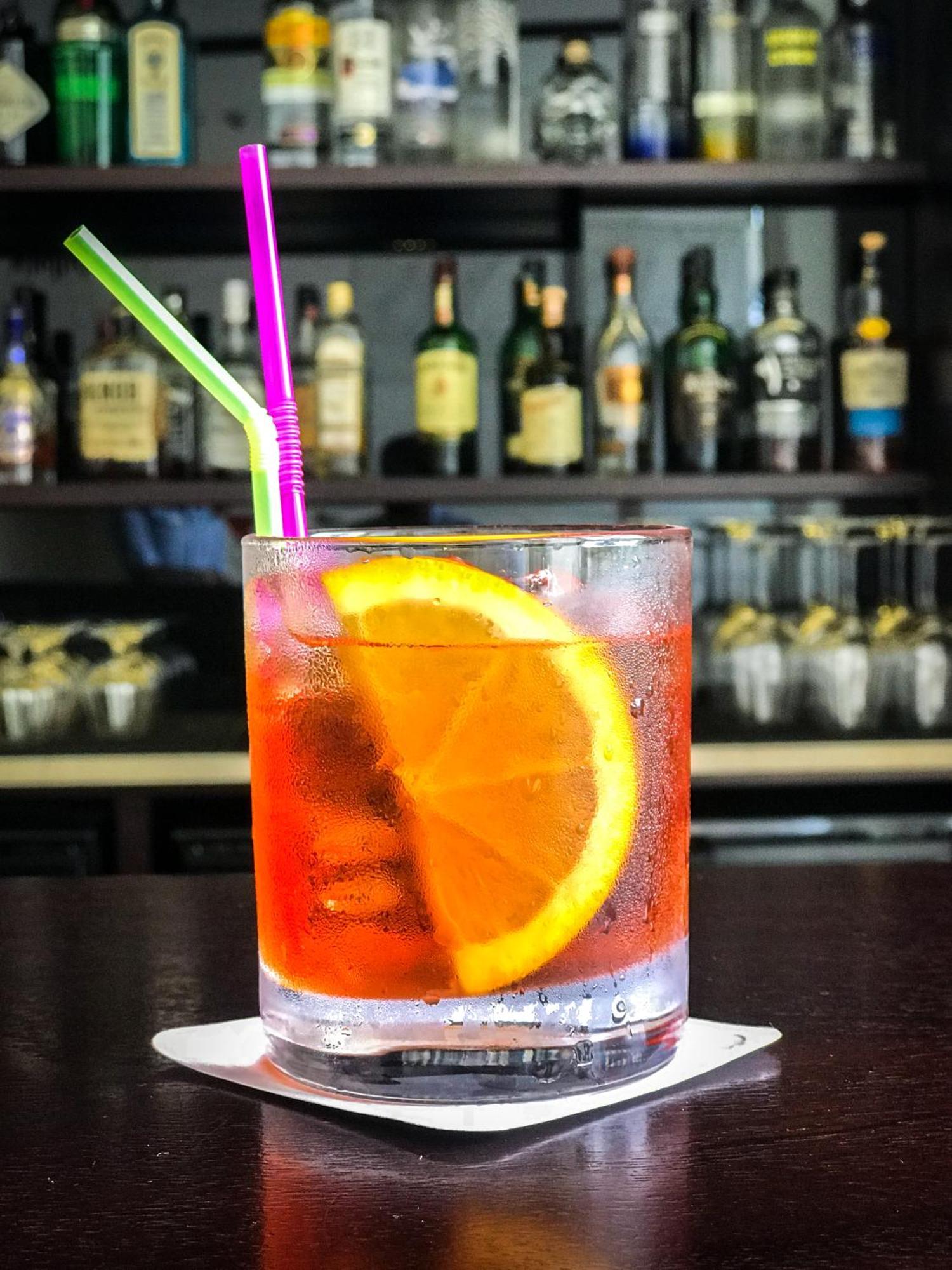 Radisson Blu Hotel & Convention Centre คิกาลี ภายนอก รูปภาพ A Campari Soda